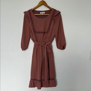 Elegant Mauve Dress with Lace Detail